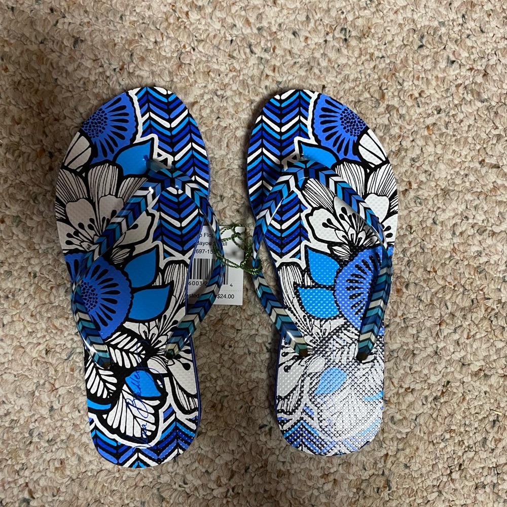 Vera Bradley Blue Bayou flip flops size small (5-6) NWT